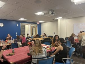 Badgers Sign UW Friendsgiving Dinner
